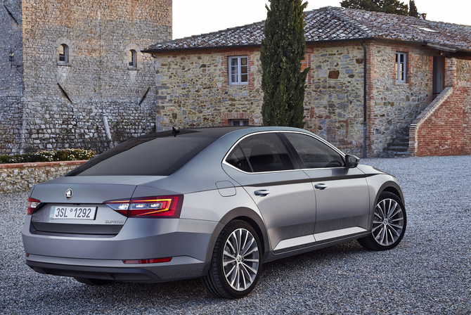 Skoda Superb 2.0 TDI Active DSG