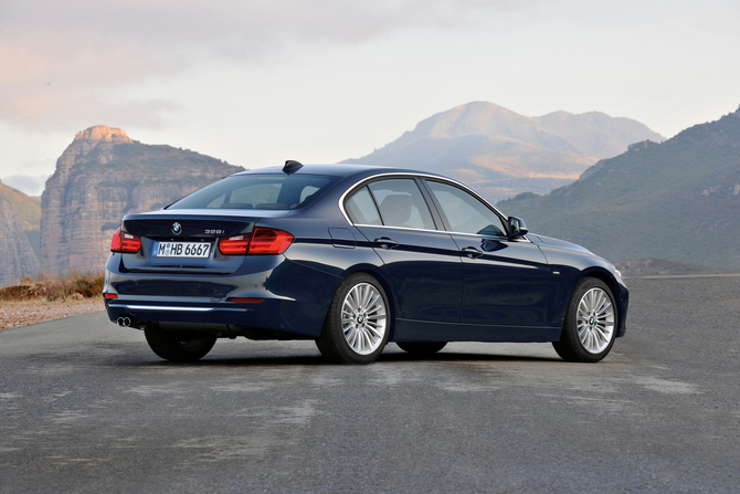 BMW 328i Luxury