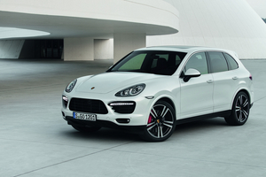 Le Cayenne Turbo S est proposé en France au prix de 153 604 euros 