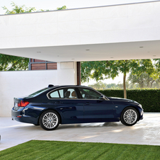 BMW 335i AT Luxury