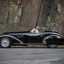 Alfa Romeo 8C 2900B Lungo Spider by Touring