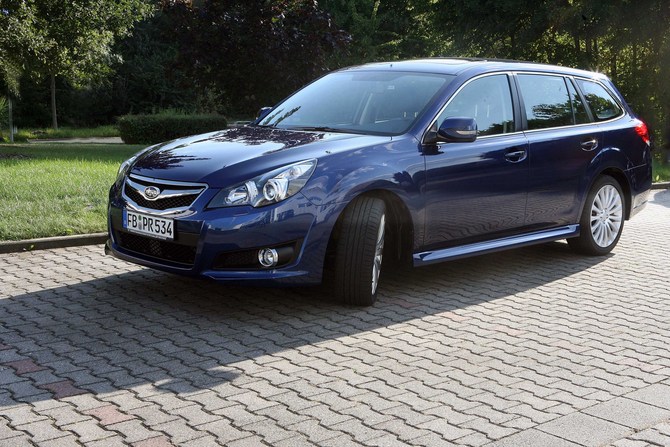 Subaru Legacy Tourer 2.5i SE Lineatronic