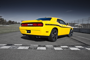 SRT Challenger SRT8 392 Yellow Jacket