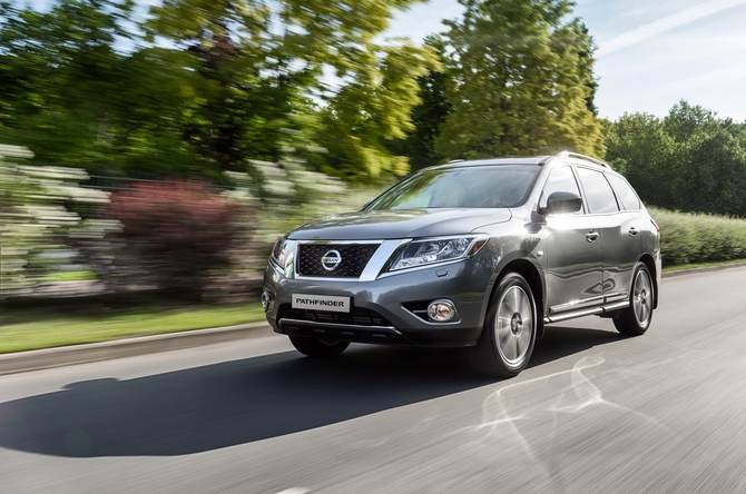 Nissan Pathfinder 2.5 dCi LE 7L