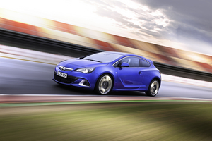 Opel Astra GTC 2.0 Turbo OPC 