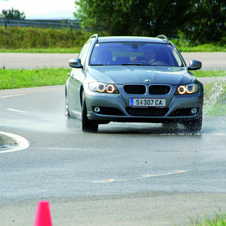 BMW 320i Touring Sport Plus