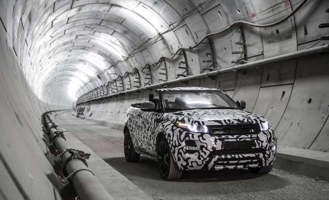 Today the first images of the first compact SUV convertible in the world were released, although the vehicle was still with a camouflage livery