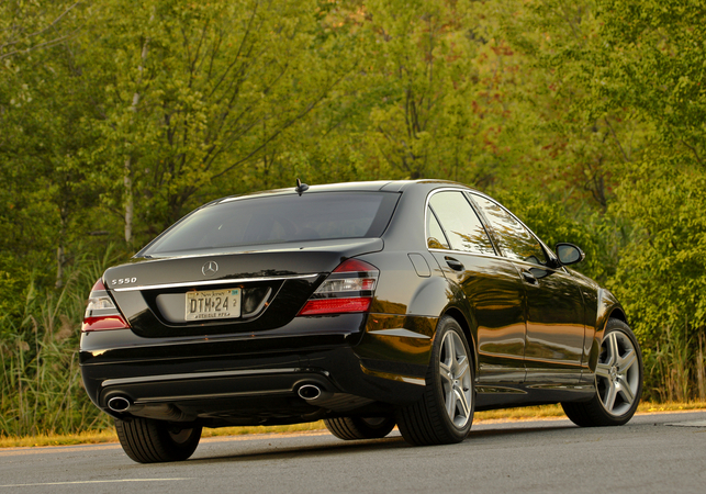 Mercedes-Benz S550 Sedan