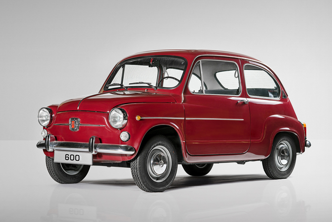 SEAT 600