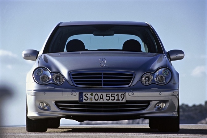 Mercedes-Benz C 200 CGI