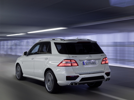 Mercedes-Benz ML63 AMG