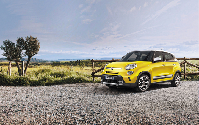 Offroad-Optik, Traktionskontrolle und erhöhte Bodenfreiheit für den Fiat 500L Trekking