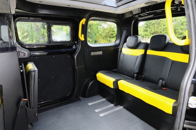 Espaço interior é um dos maiores atrativos do NV200 London Taxi