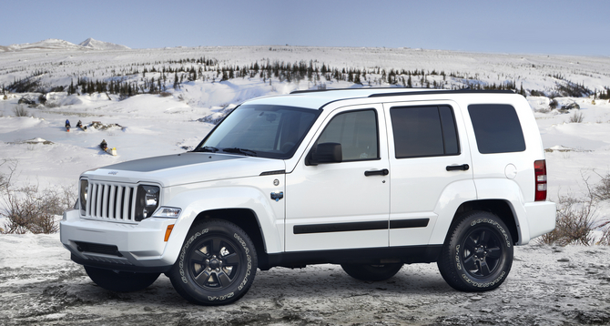 Jeep Wrangler and Liberty Arctic Editions Add Winter-Themed Exterior and Interior