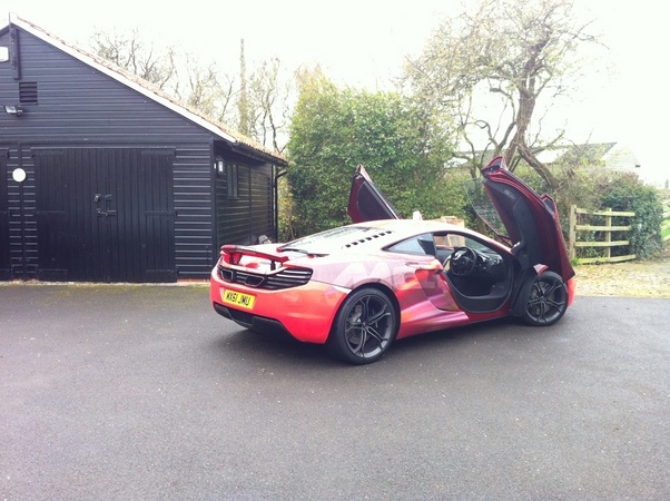 Morning car spotting: doesn't that McLaren look good...