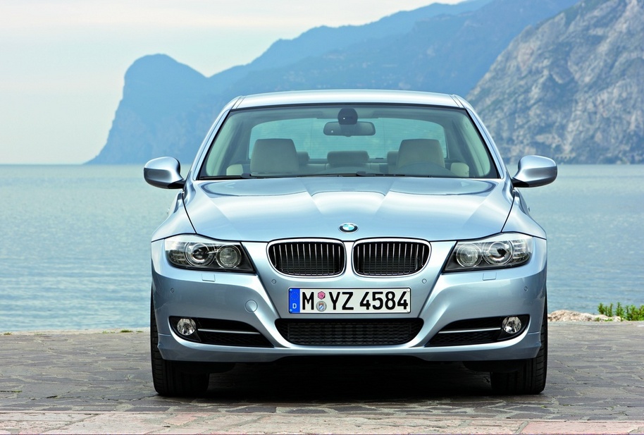 BMW 318i Navigation (E90) LCI