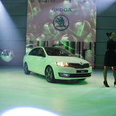 Skoda Rapid estreia em Paris