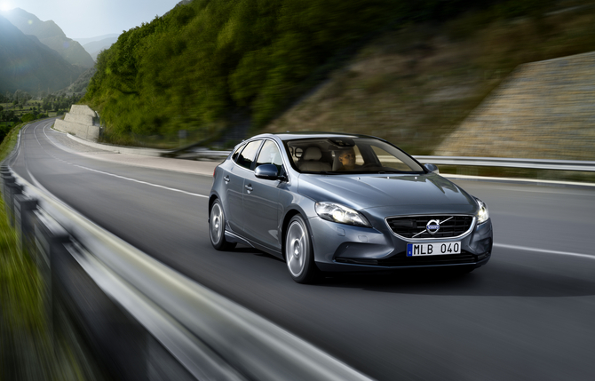 Volvo Officially Unveils V40 with Specs