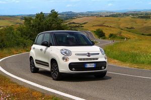 La longueur de la Fiat 500L est de 4 mètres et 14 centimètres.