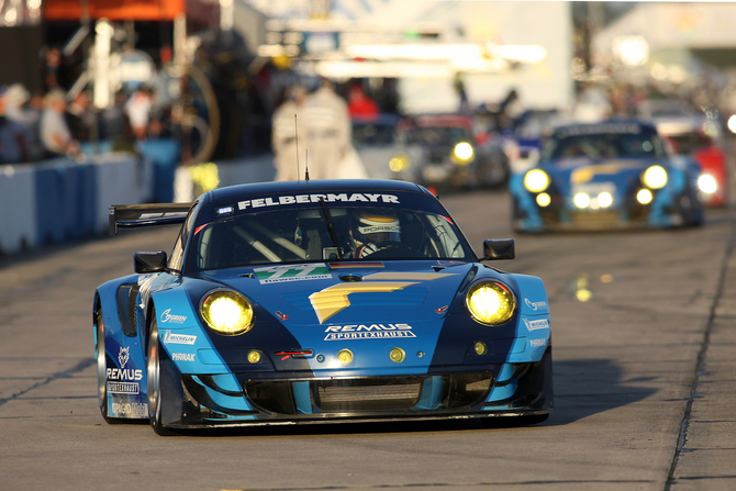 O Porsche Felbermeyer-Proton Porsche foi segundo na classe nas 12 Horas de Sebring