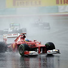 Alonso takes win in wet race in Sepang