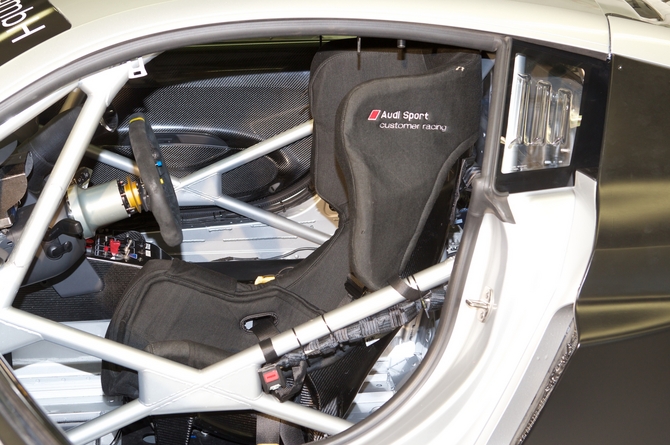 Audi Refines R8 LMS into Ultra Version with New Transmission and Optimized Systems