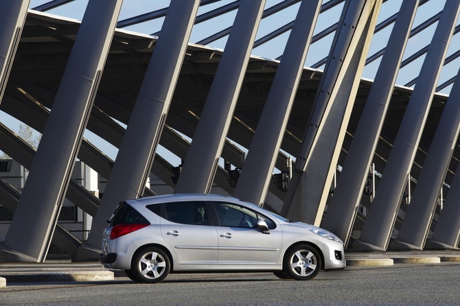 Peugeot 207 SW Urban 1.4 75