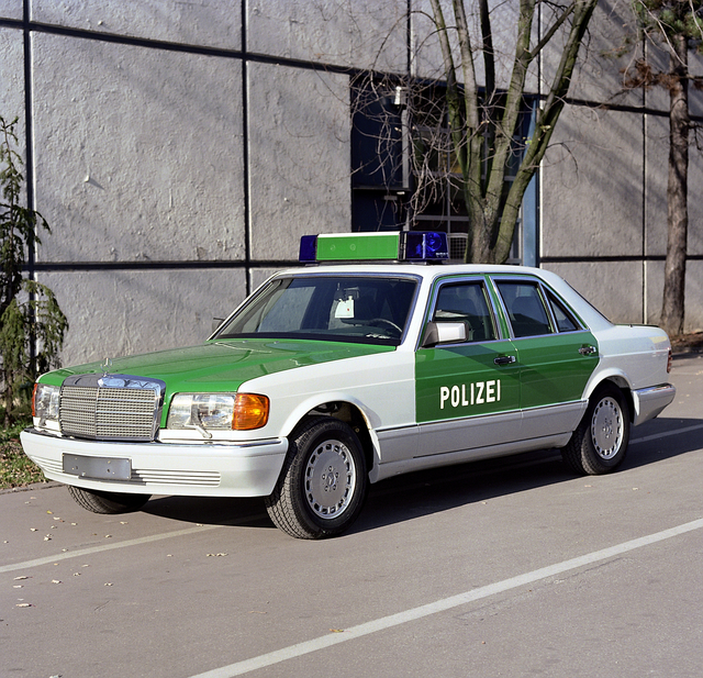 Mercedes-Benz 420 SE Police Vehicle