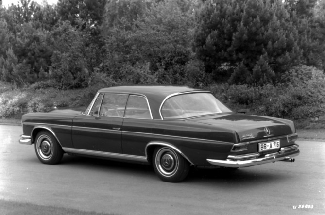 Mercedes-Benz 300 SE Coupé