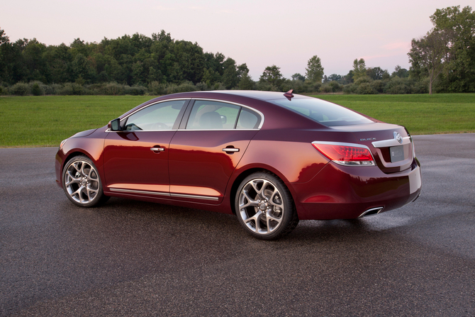 Buick LaCrosse GL Concept Considers More Luxurious LaCrosse