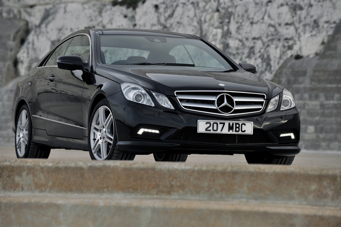 Mercedes-Benz E350 Coupe CGI BlueEFF. Sport