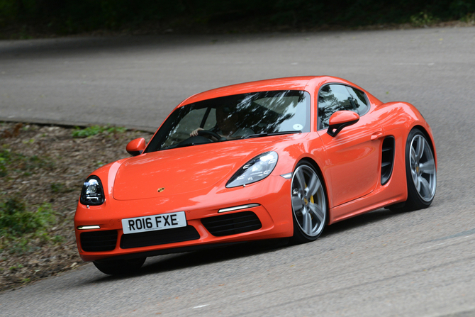 Porsche 718 Cayman S PDK