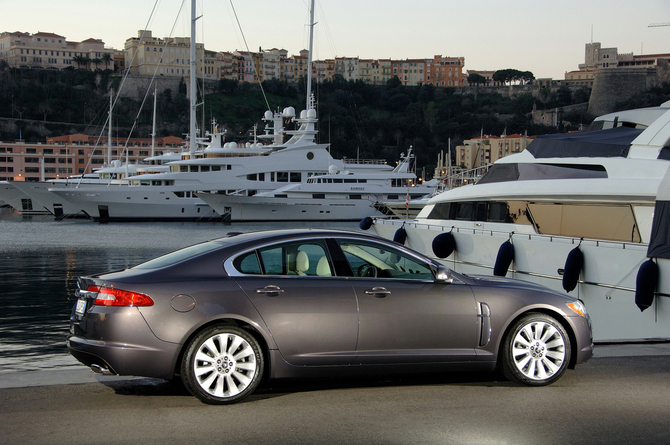 Jaguar XF 5.0L V8