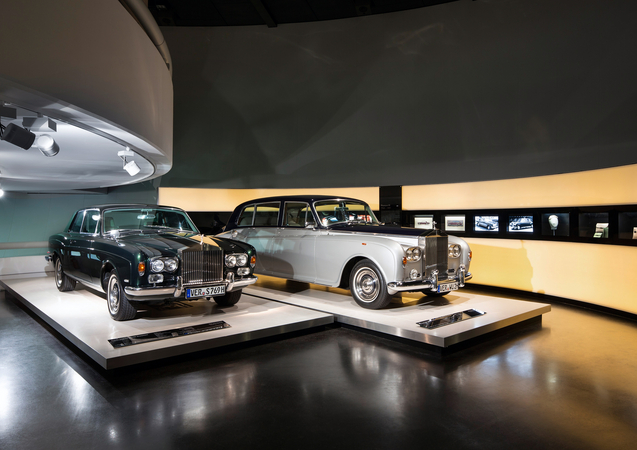 A exposição inclui 15 carros da Rolls-Royce