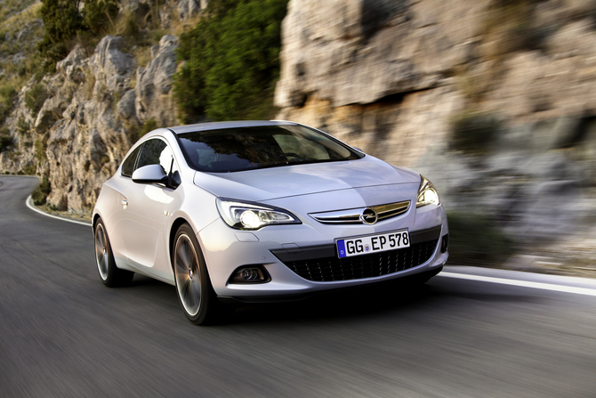 Opel Astra GTC 1.6 SIDI Turbo