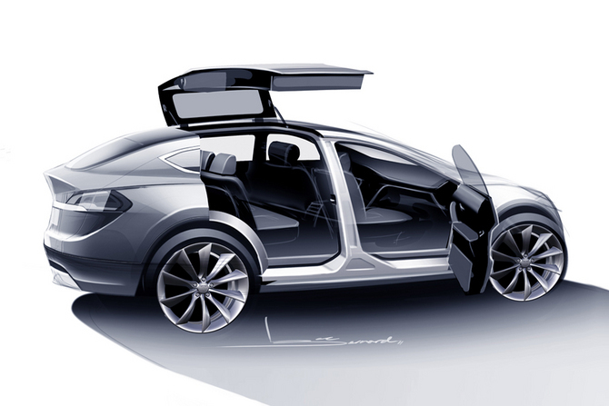 A característica mais estranha do carro são as portas gullwing traseiras