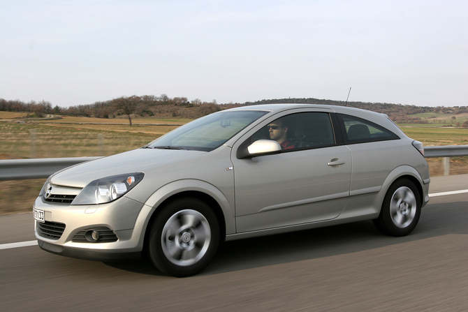 Opel Astra GTC 1.7 CDTI 110cv ecoFLEX