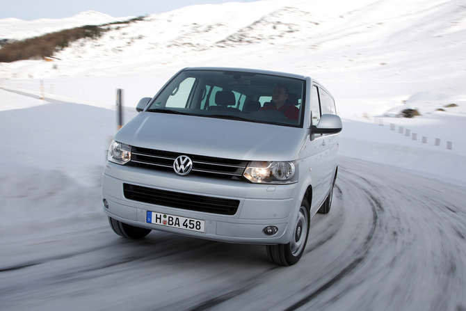 Volkswagen Caravelle 2.5 TDi 130cv 9L Highline