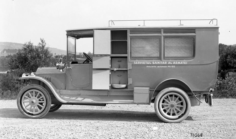 Daimler Krankenwagen UK 2