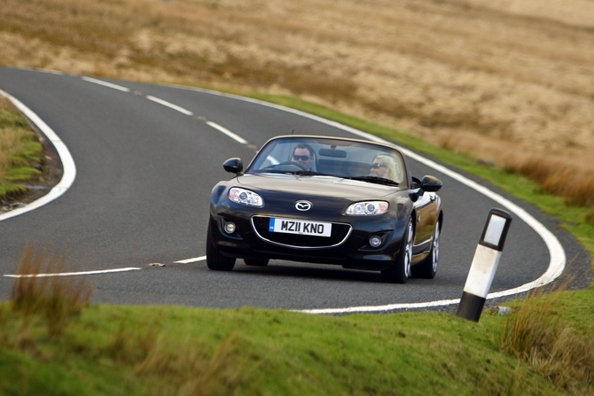 Mazda MX-5 Coupé Cabriolet 2.0i Kendo