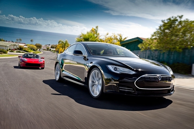 Tesla Model S Open for Orders and Customization