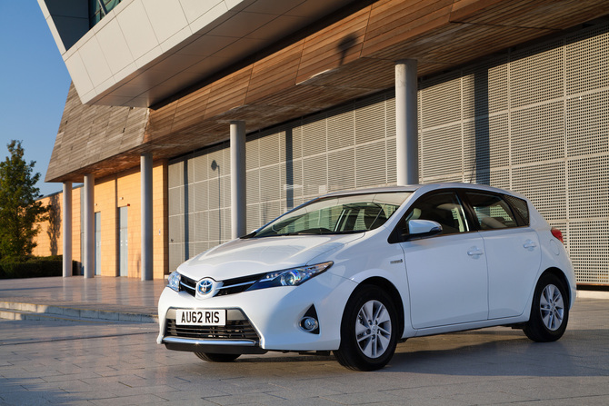 Toyota Auris Hybrid 1.8 E-CVT Excel