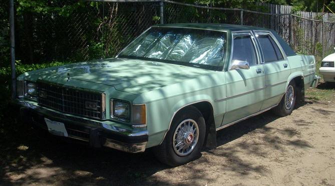 Ford LTD Sedan