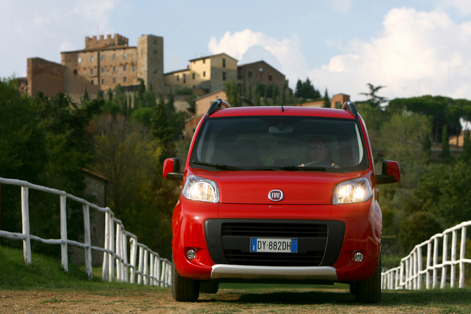 Fiat unveils top of the range Qubo Trekking