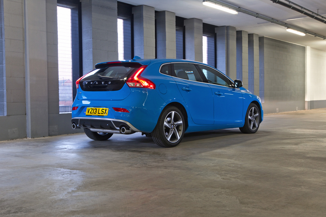 Volvo V40 D4 R-Design