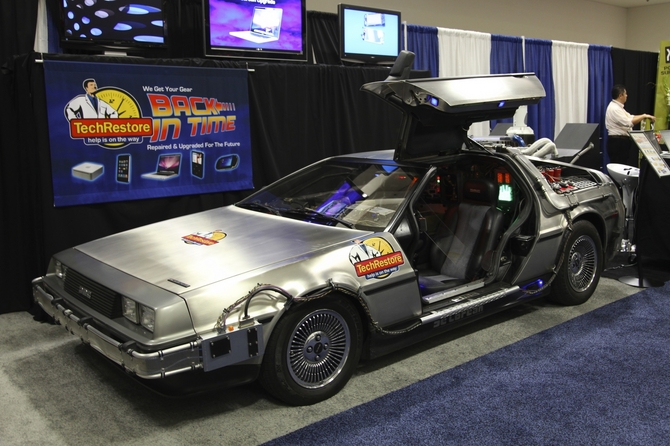 DeLorean regressa em 2013