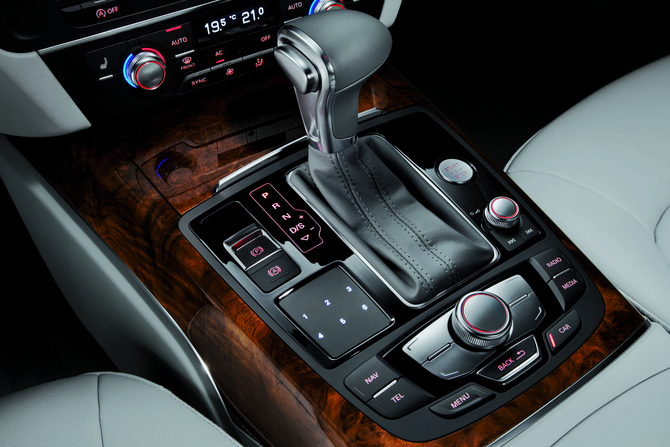 O interior do Audi A6L E-tron