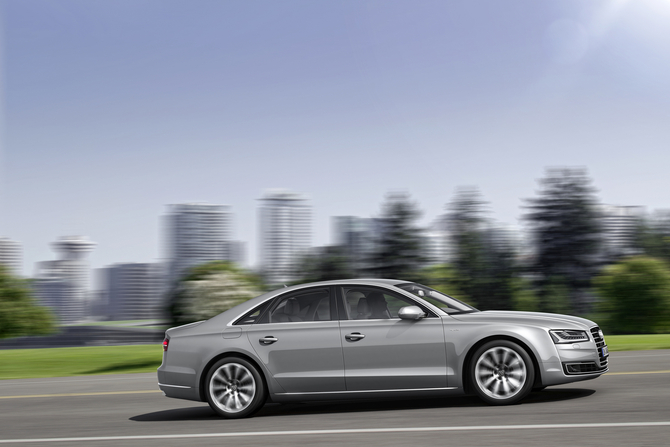 Audi A8 Hybrid tiptronic