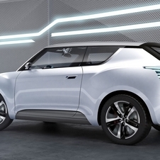 Ssangyong e-XIV Concept Is an Range Extended SUV with a Roof-Mounted Solar Panel