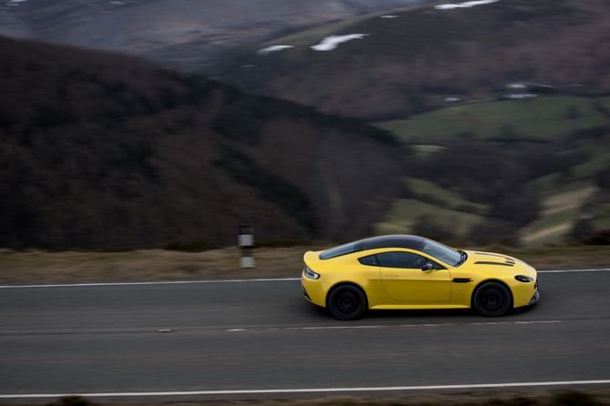 Aston Martin V12 Vantage S